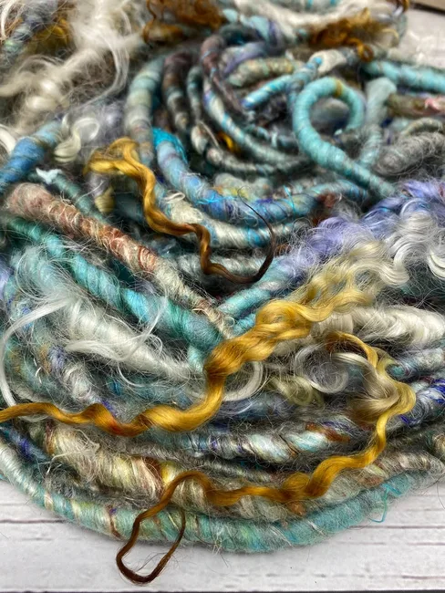 Lockspun Art Yarn / 纤维束艺术纱 · Yarn / 纱线本体