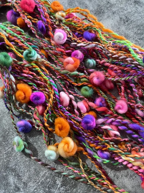 Handspun Art Yarn / 手纺艺术纱 · Yarn / 纱线本体