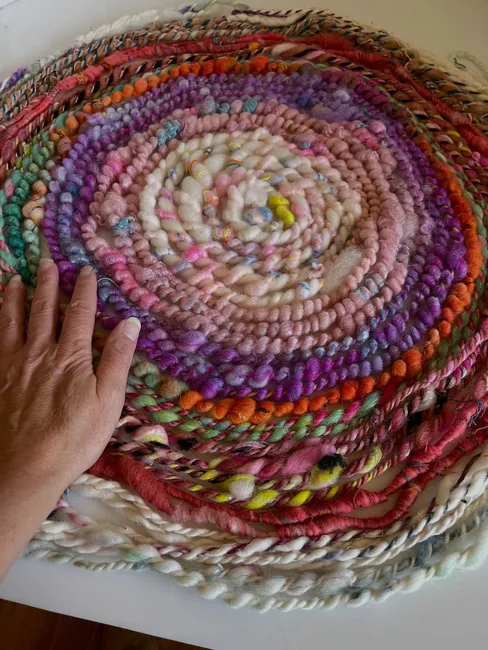 Handspun Art Yarn / 手纺艺术纱 · Yarn / 纱线本体