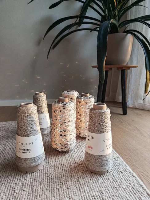 Beaded / Sequined Yarn / 串珠／亮片纱 · Yarn / 纱线本体