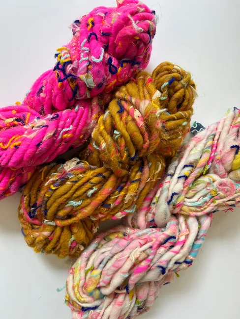 Handspun Art Yarn / 手纺艺术纱 · Yarn / 纱线本体