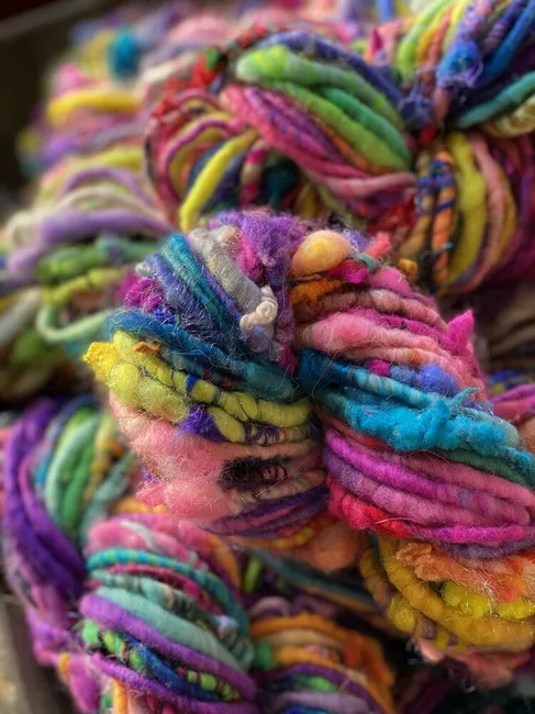 Handspun Art Yarn / 手纺艺术纱 · Yarn / 纱线本体